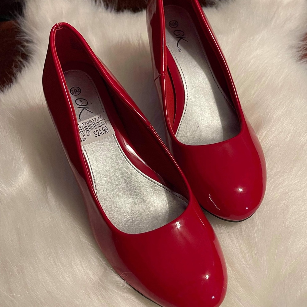 Red heel shoe